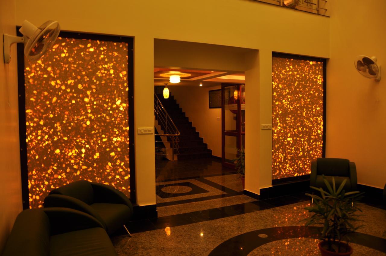 Hotel The Uday Regency Кота Екстериор снимка