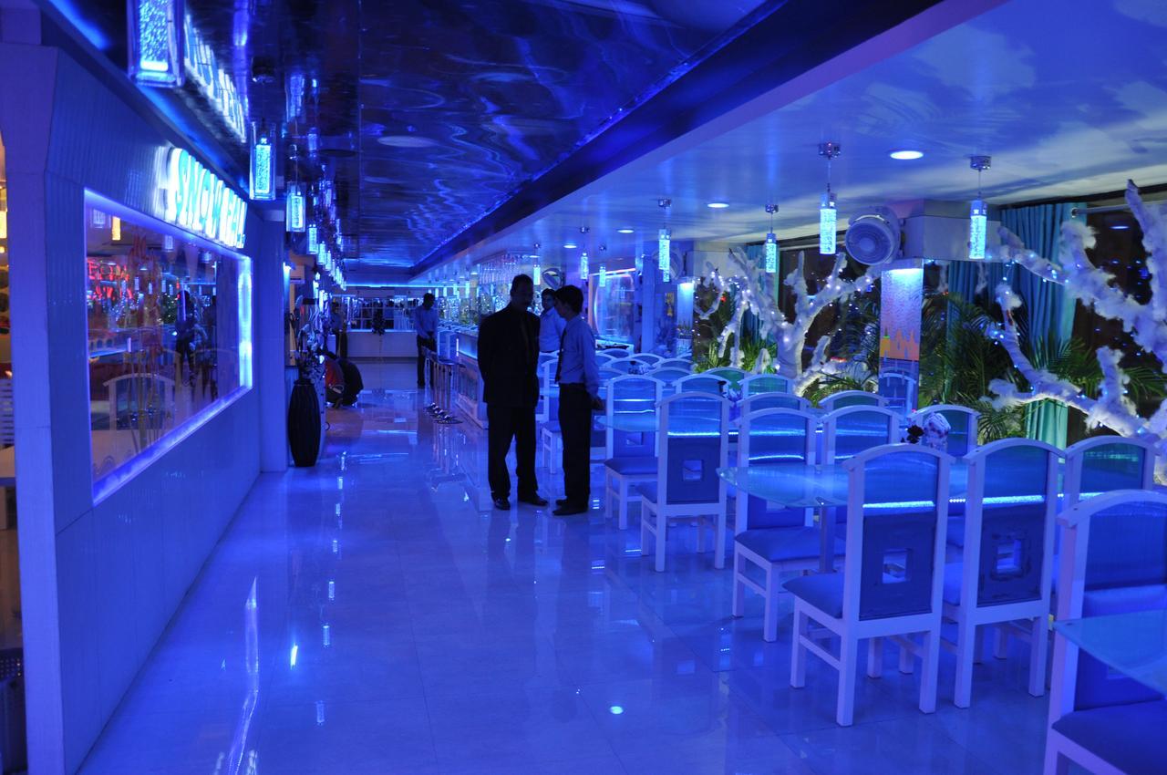Hotel The Uday Regency Кота Екстериор снимка